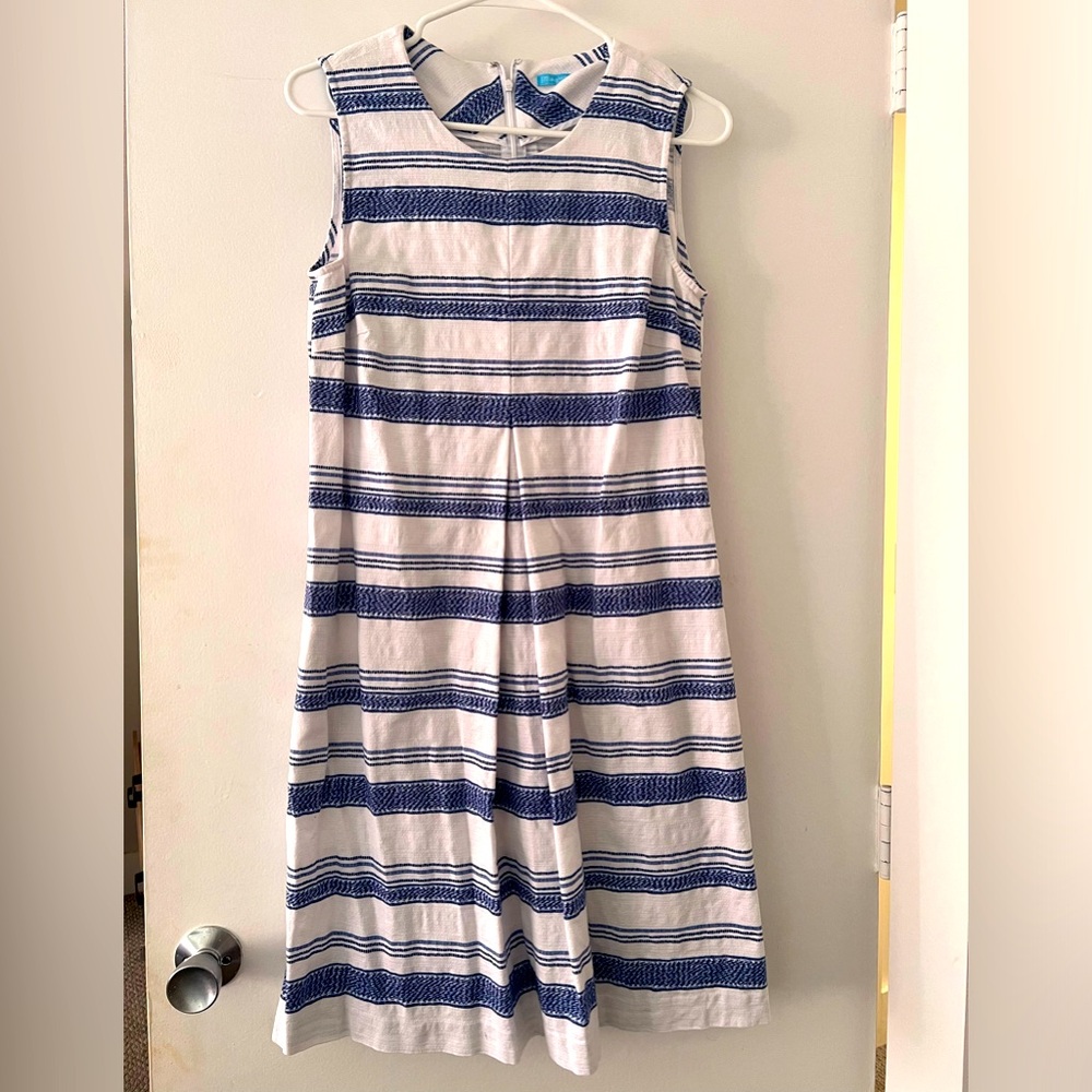J McLaughlin navy white pleat front dress size small